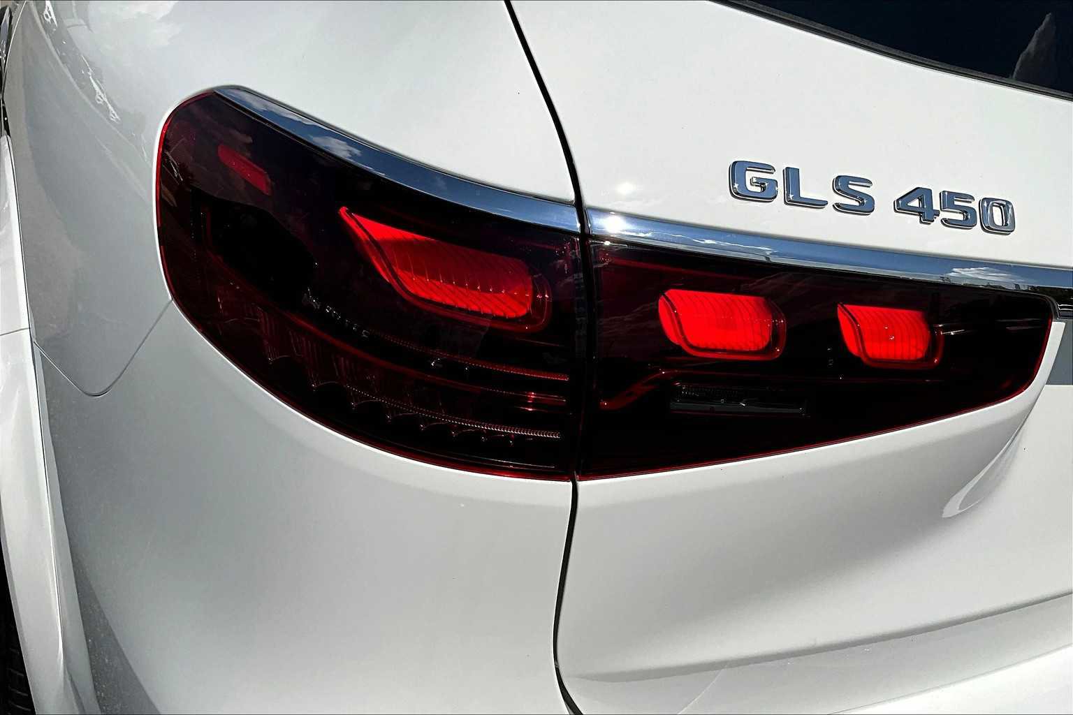 New 2026 Mercedes-Benz GLS 450 4MATIC image 6