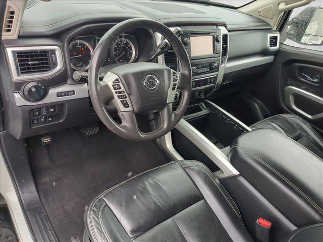 Used 2017 Nissan Titan PRO-4X w/ Pro-4x Convenience Package image 11