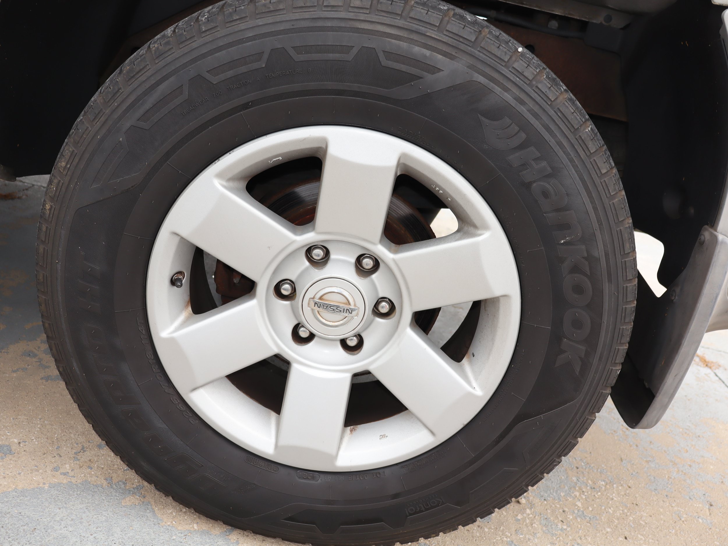 Used 2004 Nissan Titan LE AWD/4WD image 9