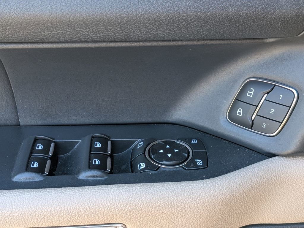 Used 2023 Ford Expedition Limited image 17