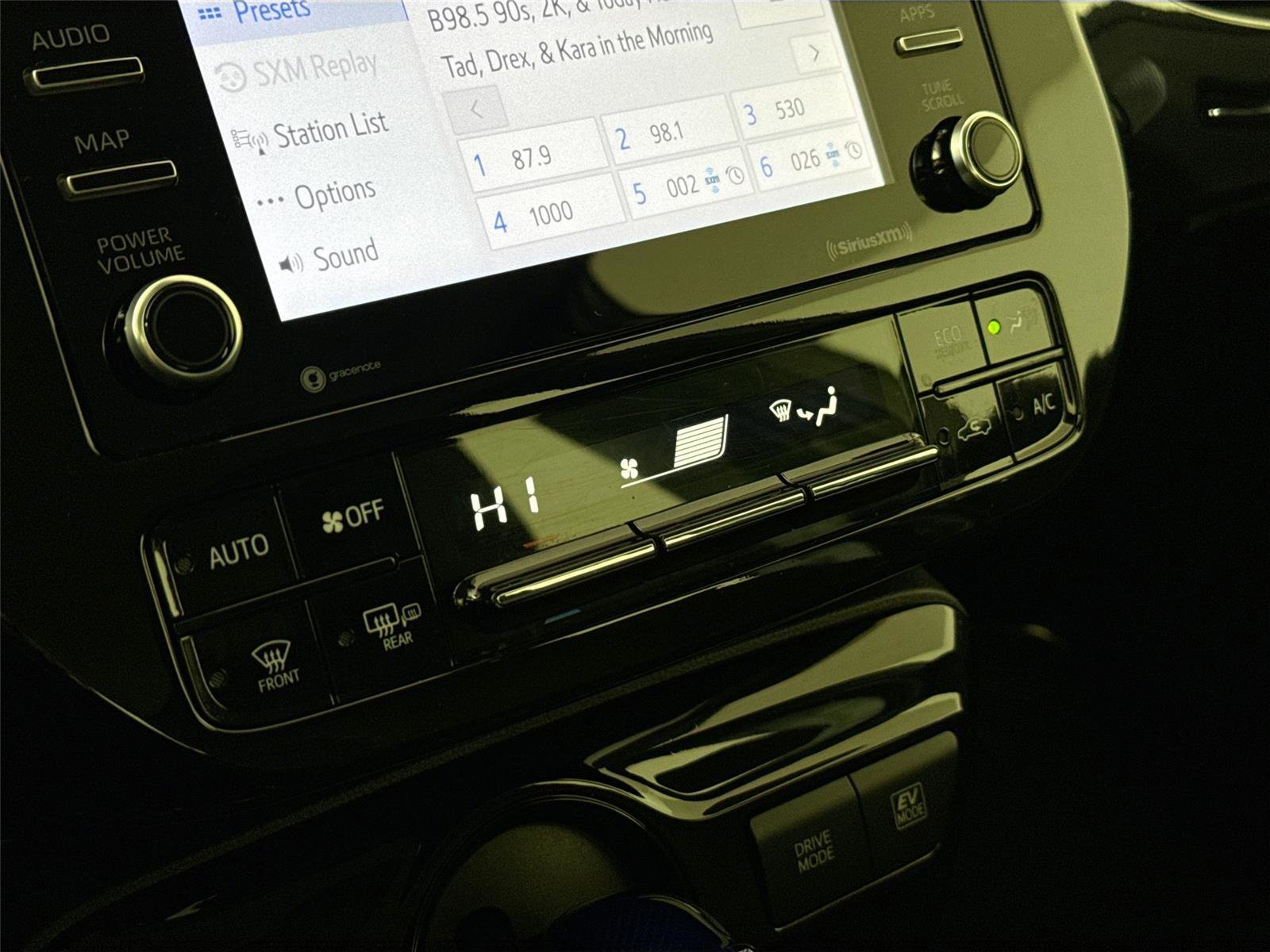 Certified 2022 Toyota Prius LE image 23