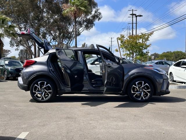 Used 2020 Toyota C-HR XLE FWD image 30