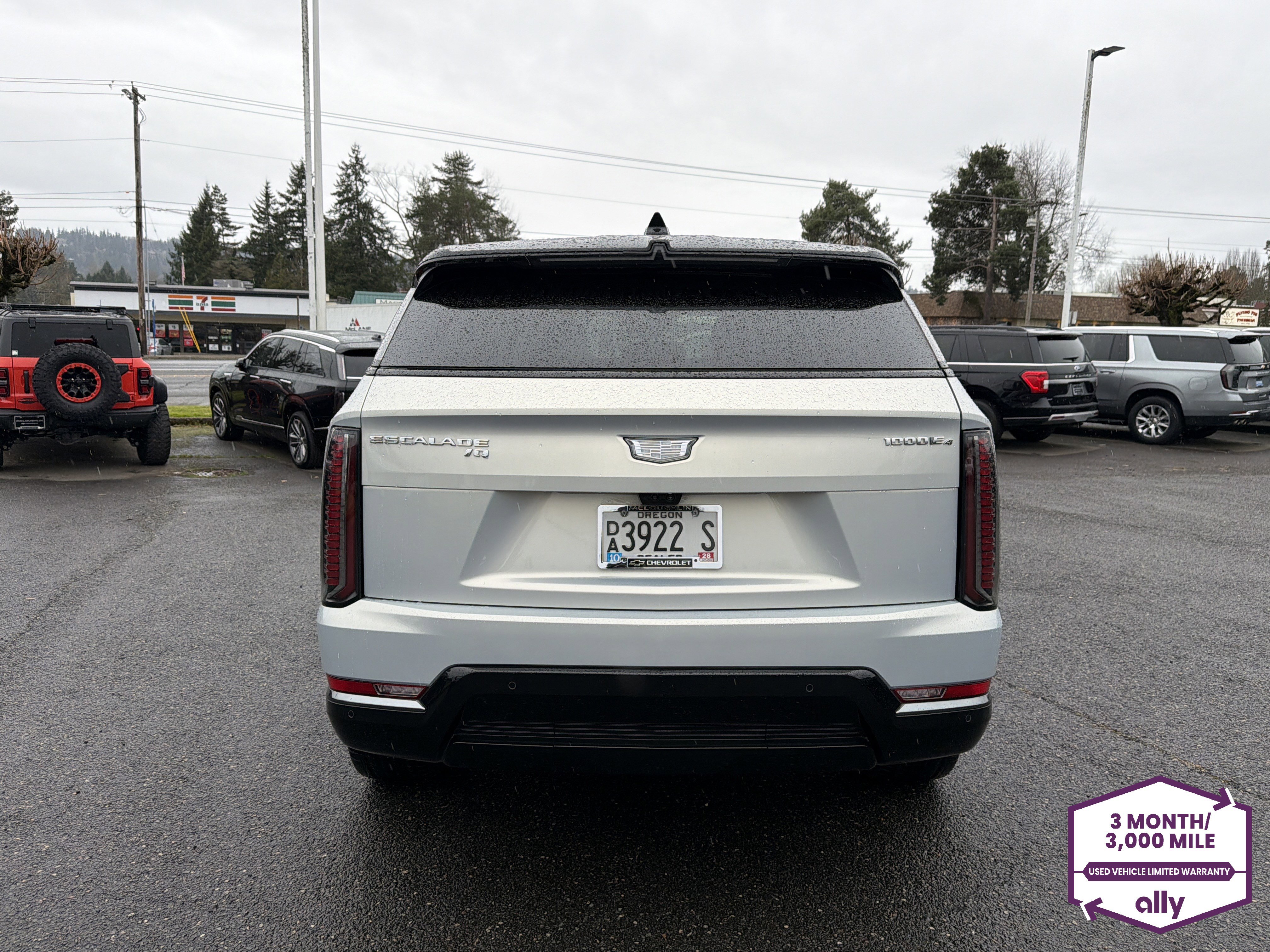 Used 2025 Cadillac Escalade IQ Sport 2 w/ LPO, ONYX Package image 4