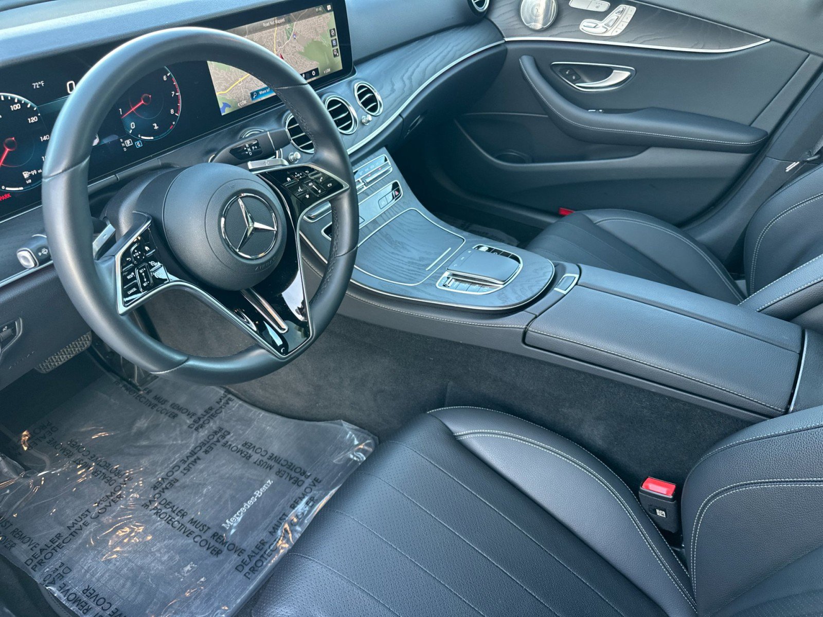 Used 2023 Mercedes-Benz E 350 4MATIC Sedan image 4
