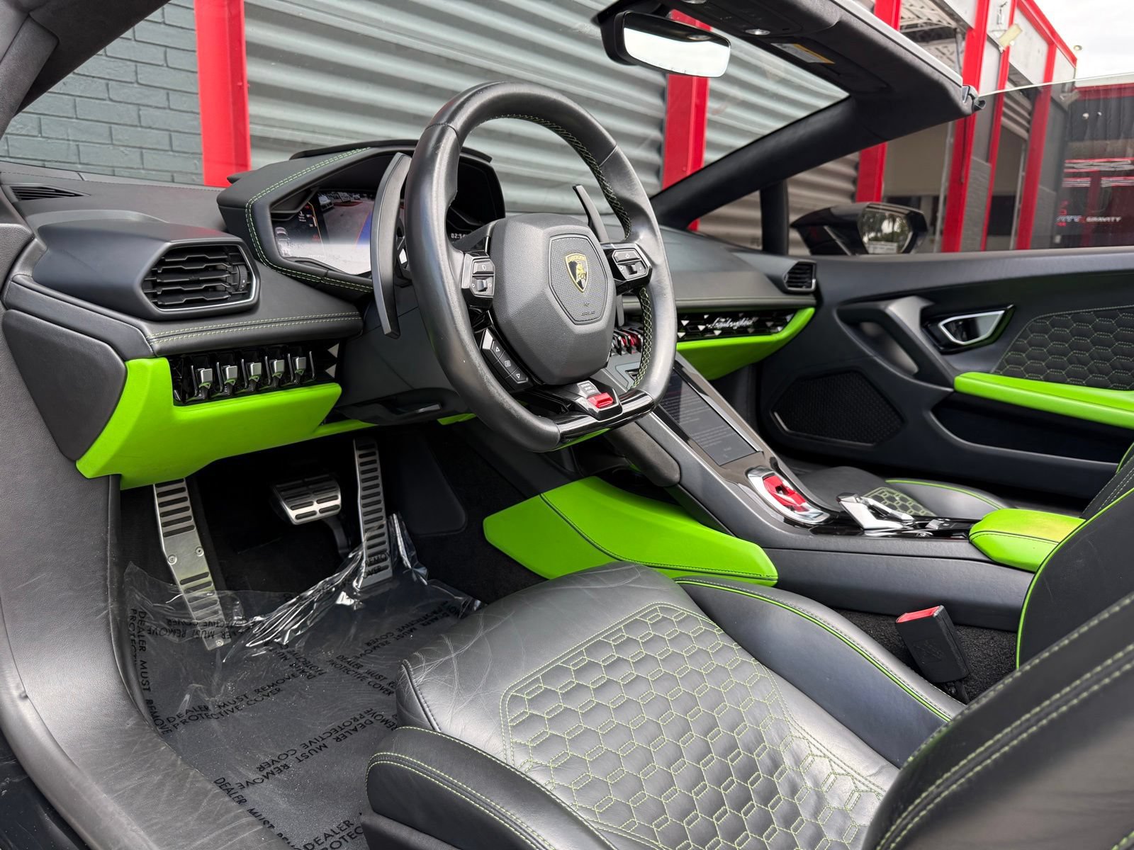 Used 2021 Lamborghini Huracan EVO RWD image 19