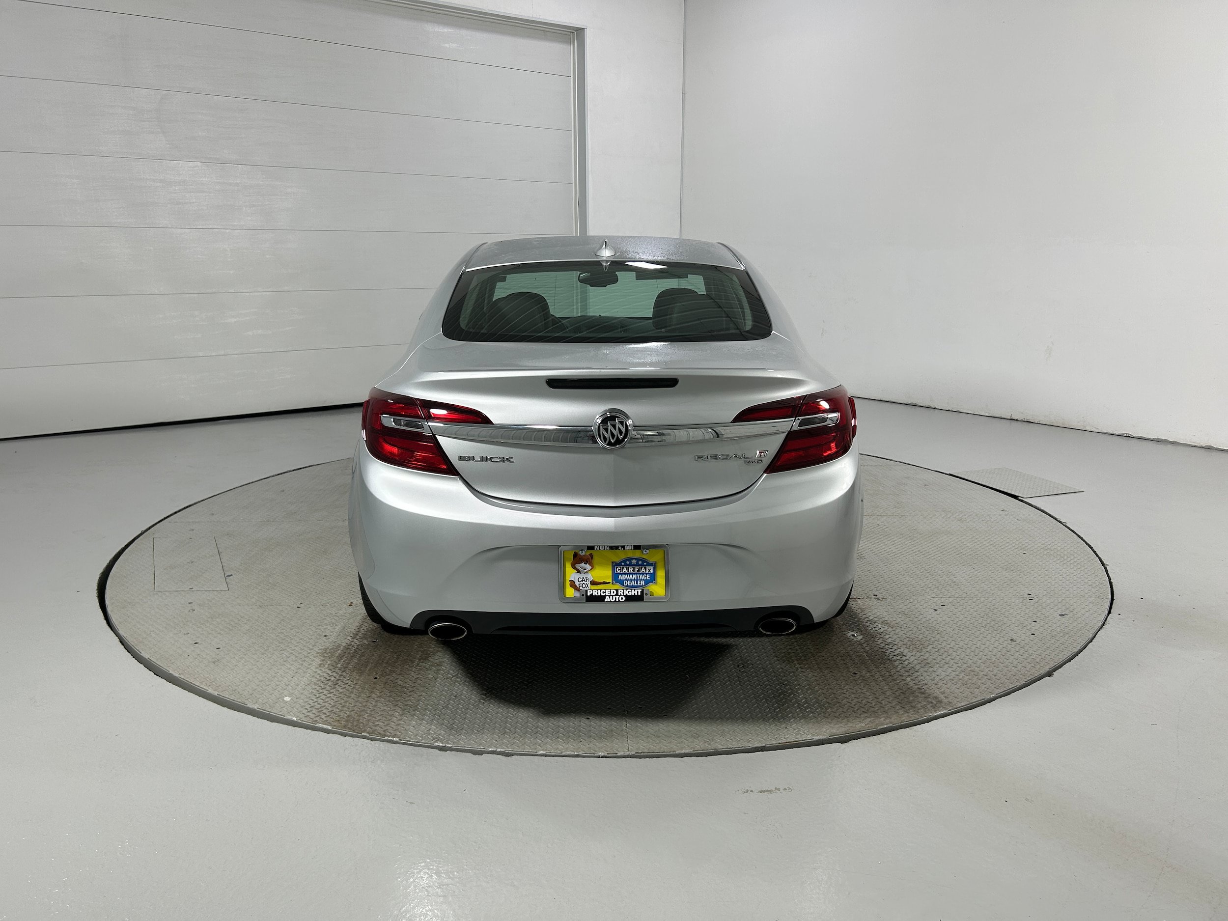 Used 2017 Buick Regal AWD image 31