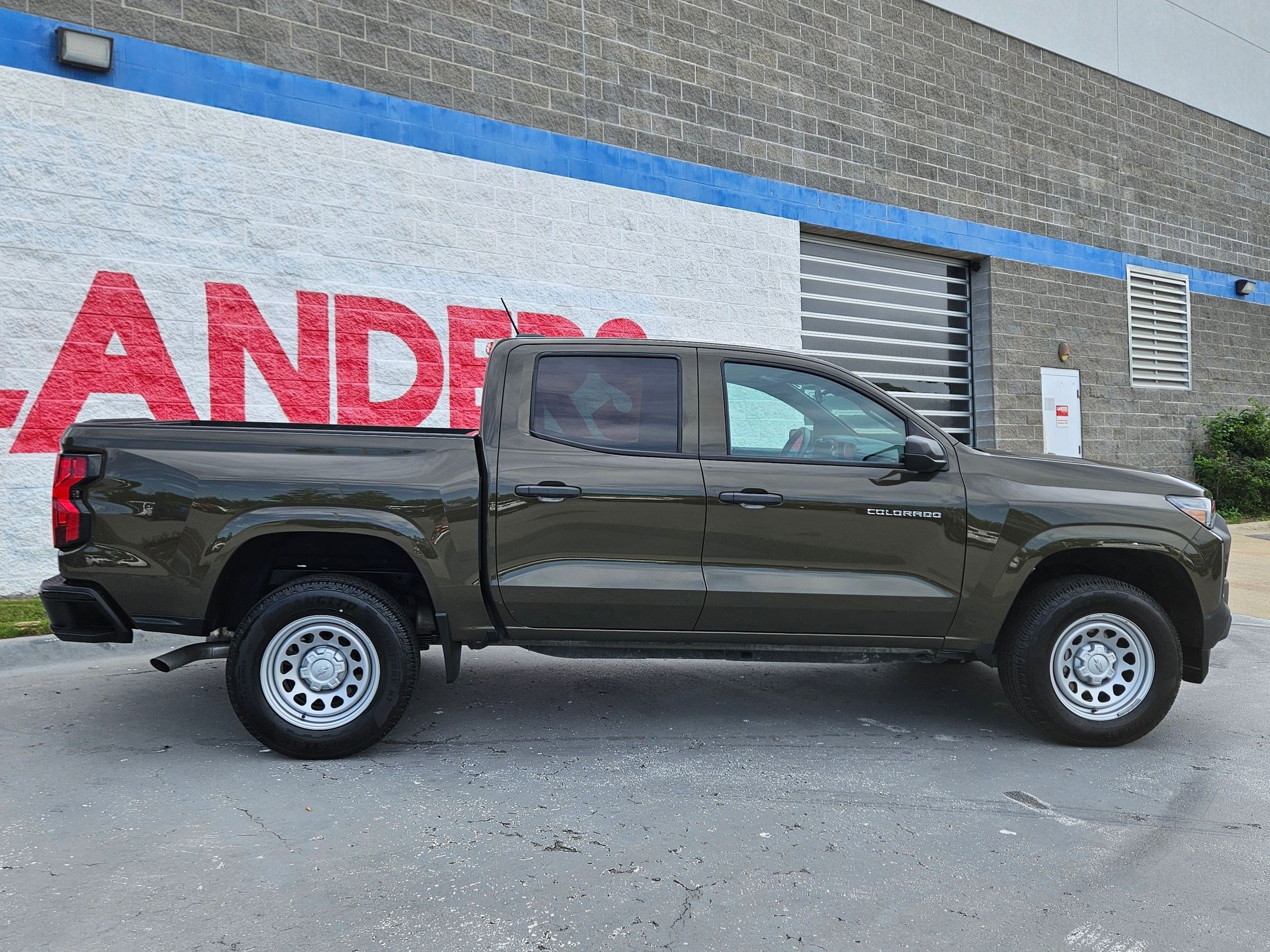 Used 2023 Chevrolet Colorado W/T RWD image 8