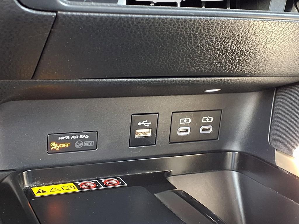 Used 2025 Toyota Camry LE FWD image 15