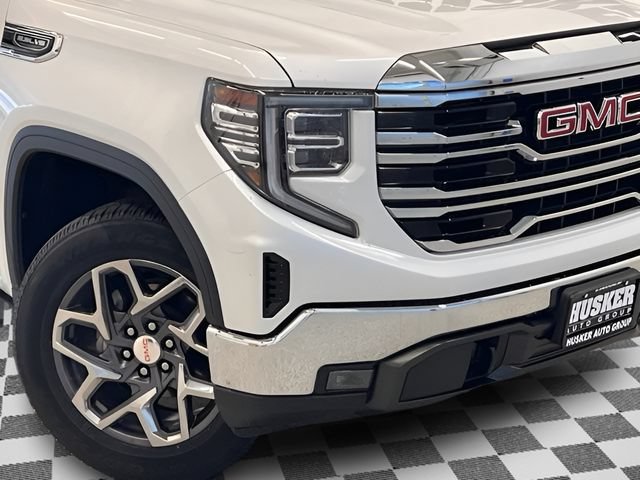 Used 2022 GMC Sierra 1500 SLT AWD/4WD image 30
