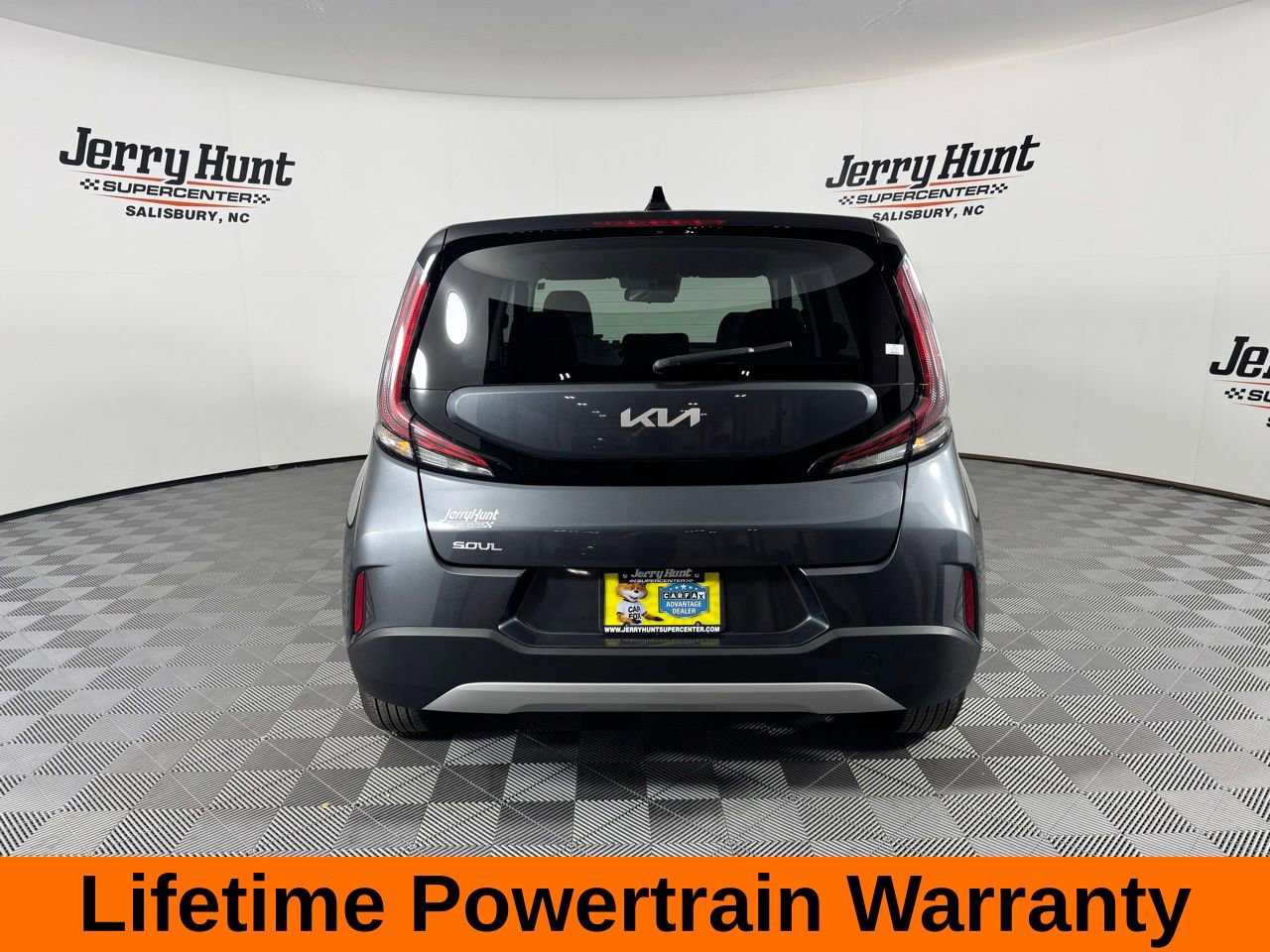 Used 2025 Kia Soul LX image 8