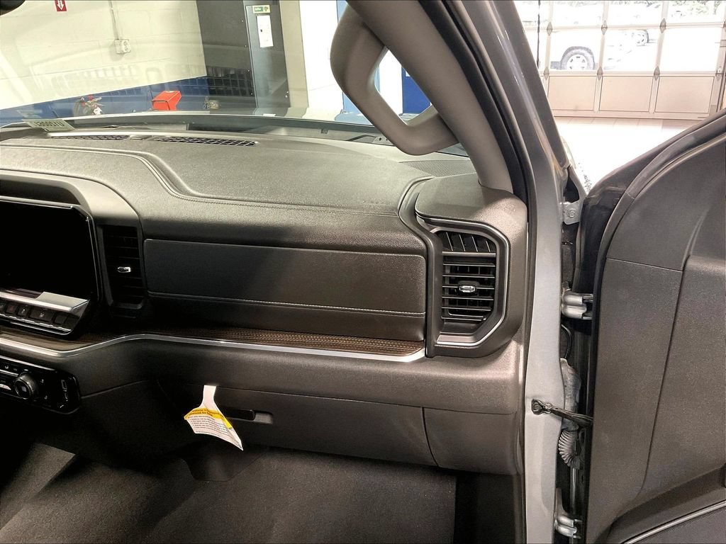 Used 2023 Chevrolet Silverado 1500 LT AWD/4WD image 13