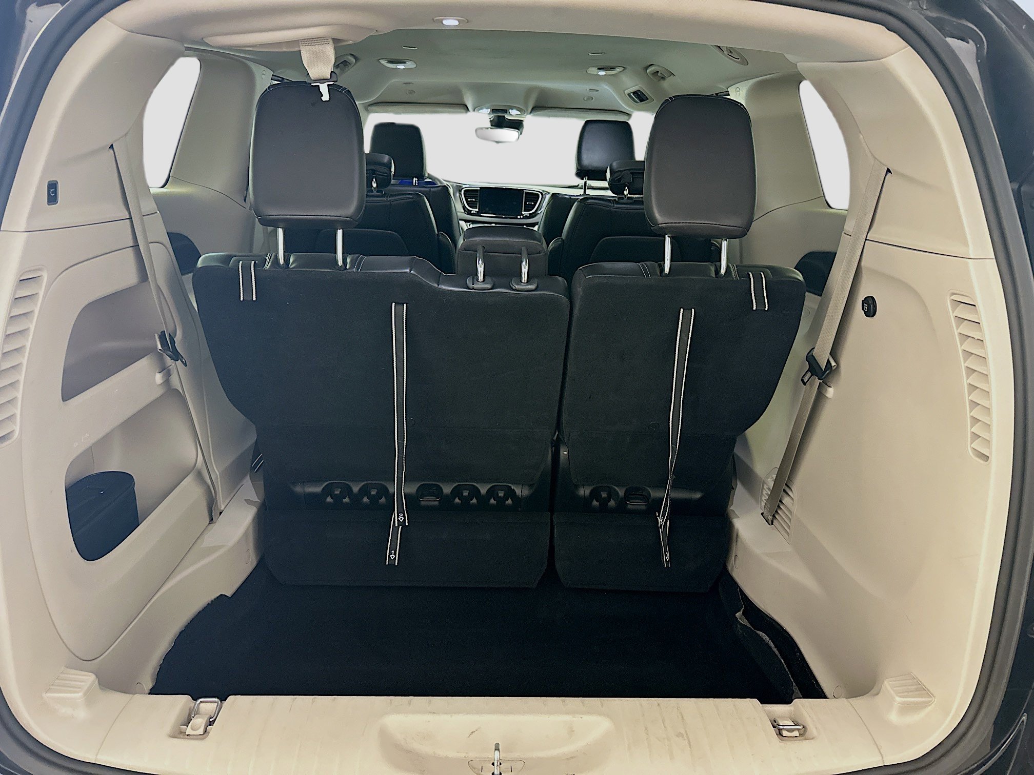Used 2024 Chrysler Pacifica Touring-L FWD image 30