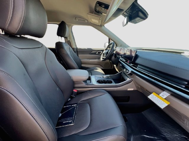 New 2027 Kia Carnival LXS FWD image 29
