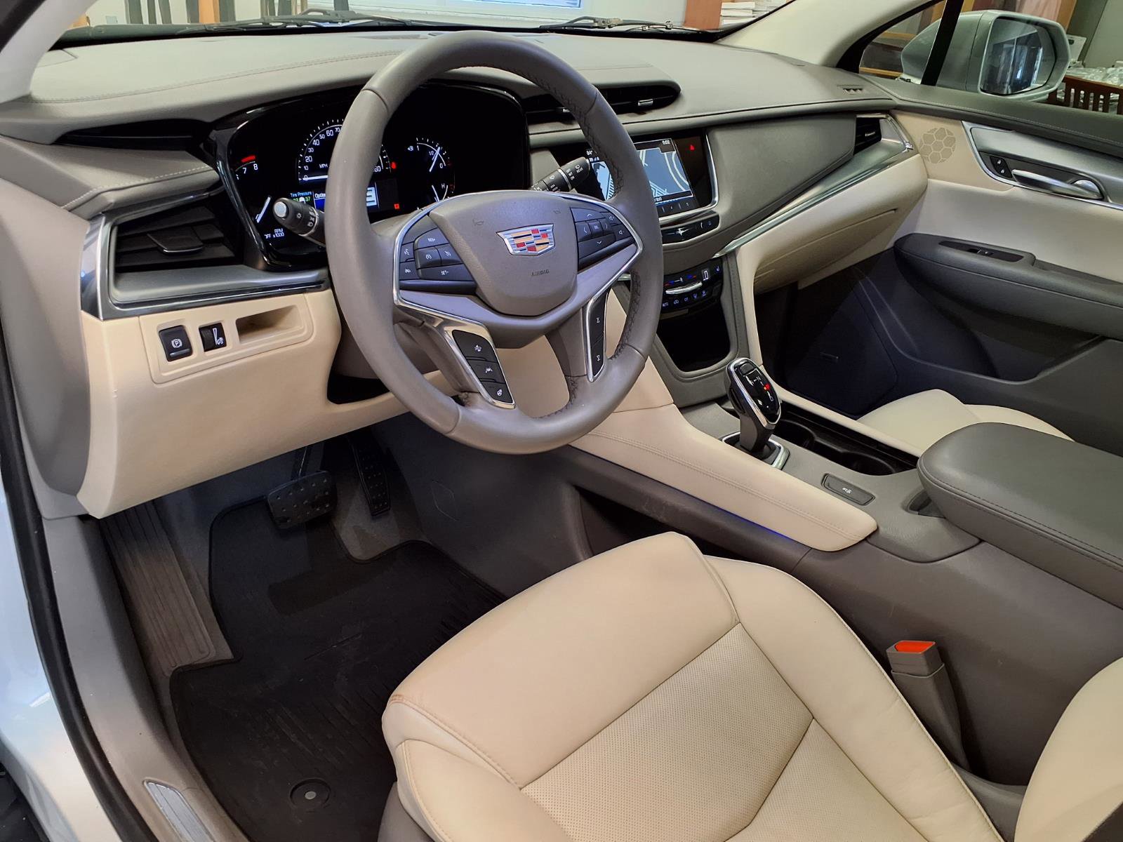 Used 2019 Cadillac XT5 Luxury FWD image 18