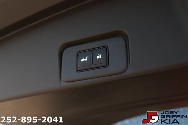 Used 2025 Nissan Rogue Platinum w/ Platinum Premium Package FWD image 17