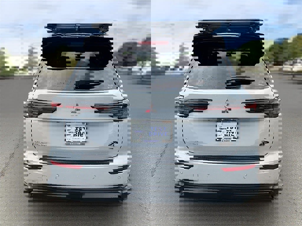 New 2025 Mitsubishi Outlander Trail Edition image 6