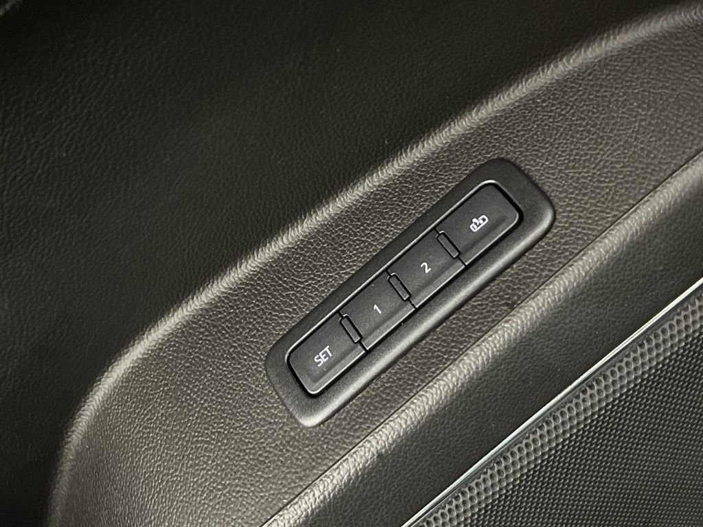 Used 2019 Chevrolet Suburban LT image 33