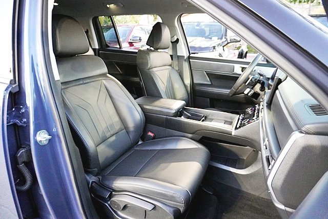 Certified 2025 Hyundai Santa Fe SEL image 12