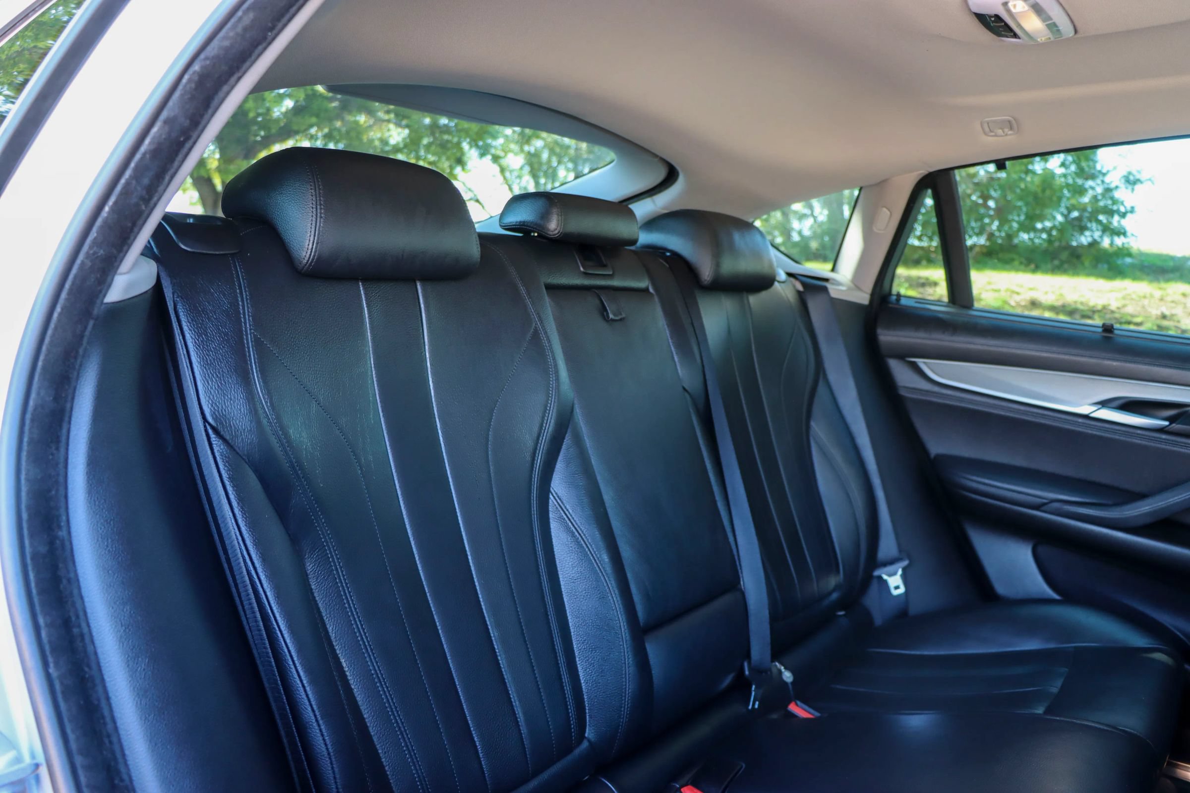 Used 2016 BMW X6 xDrive50i w/ Executive Package AWD/4WD image 19