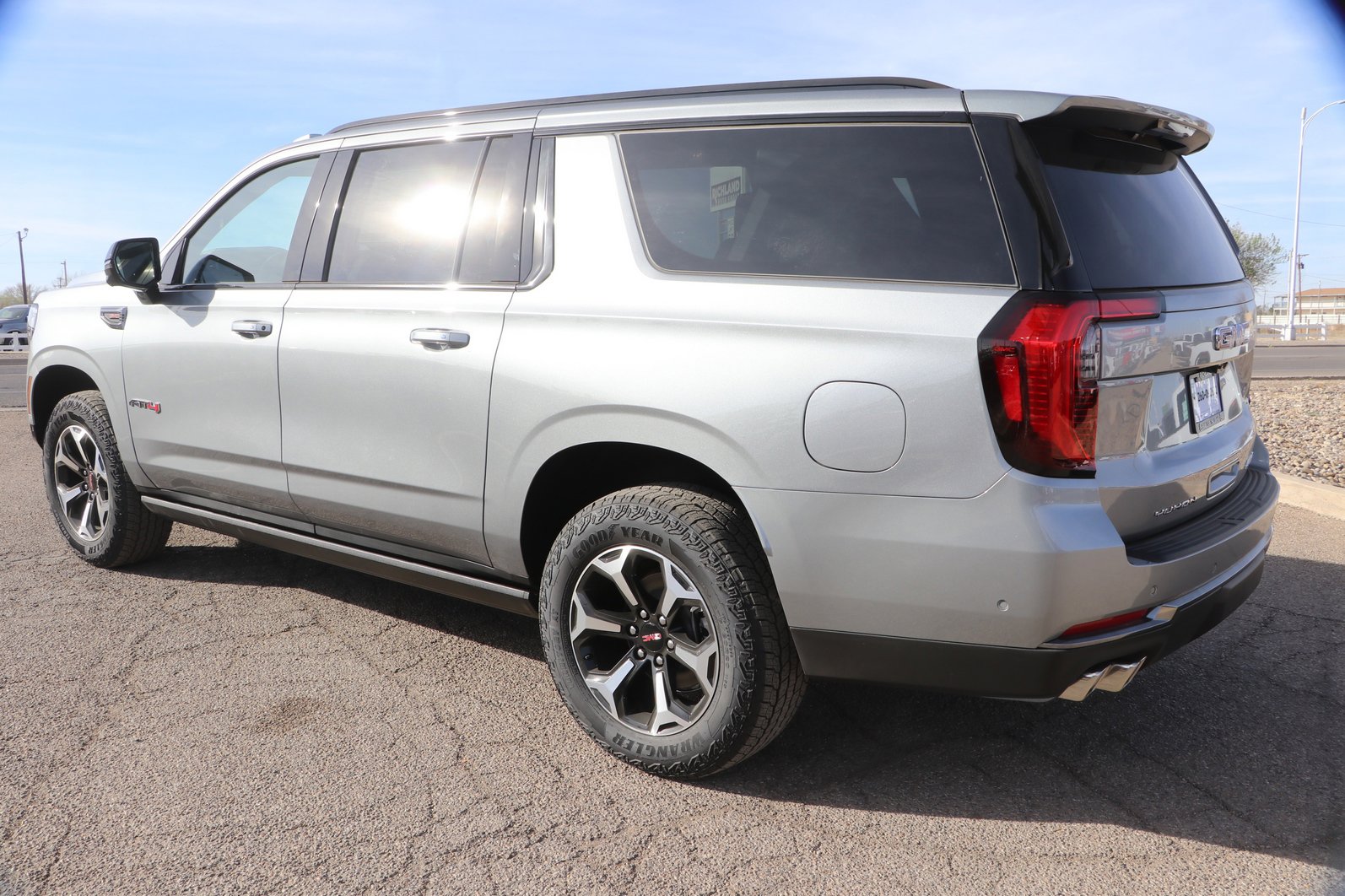 New 2026 GMC Yukon XL AT4 w/ AT4 Premium Package image 5