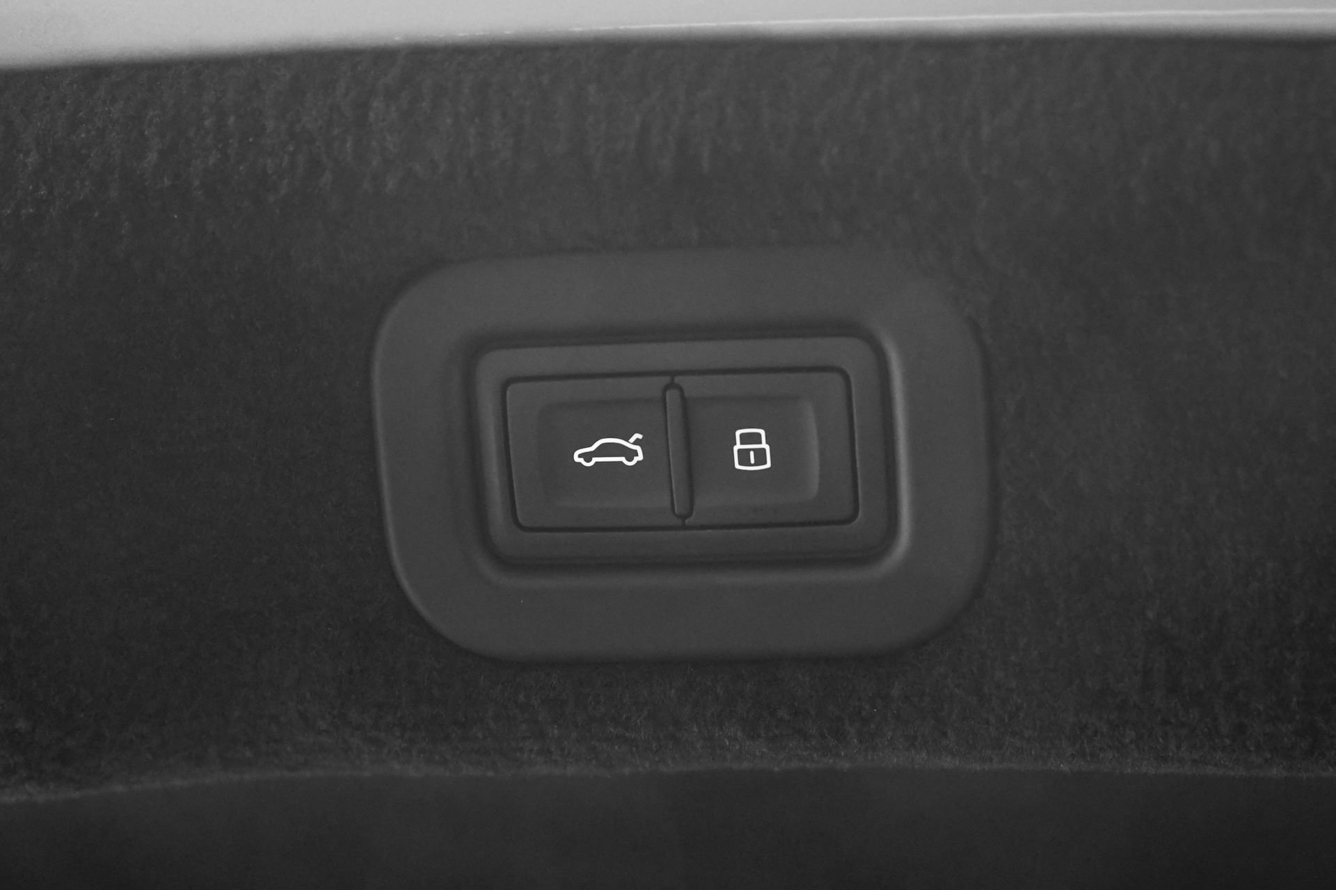 Used 2022 Bentley Flying Spur V8 image 12