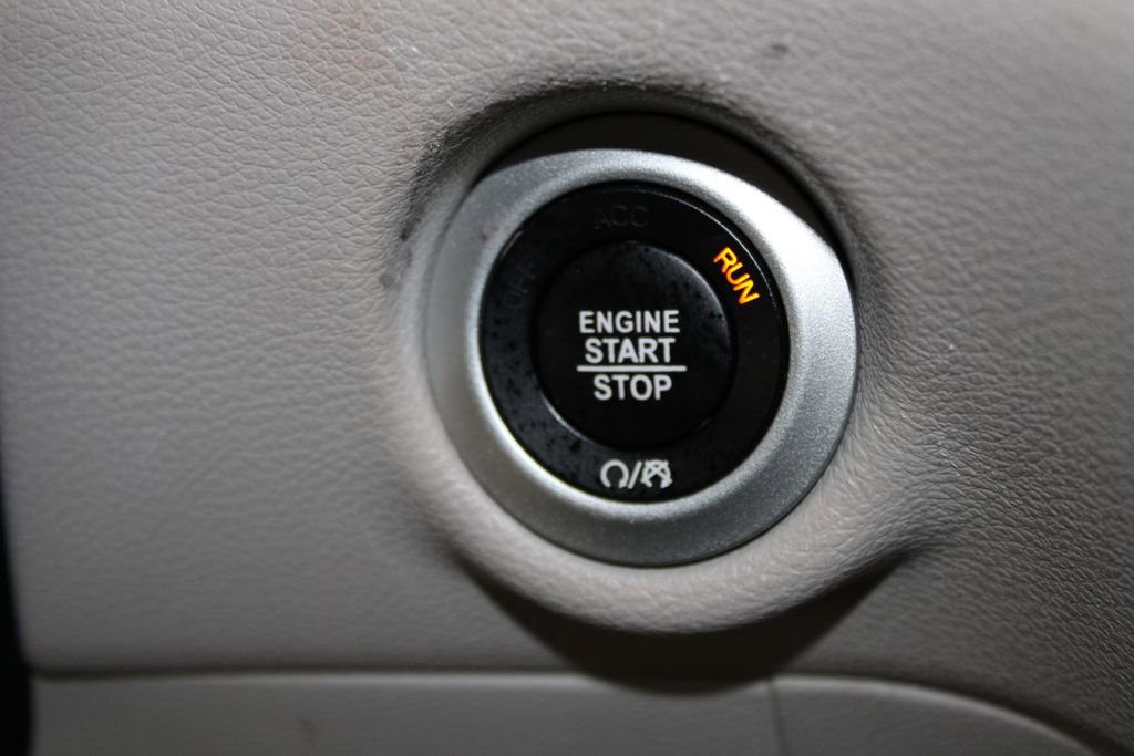 Used 2024 Chrysler Pacifica Touring-L image 49