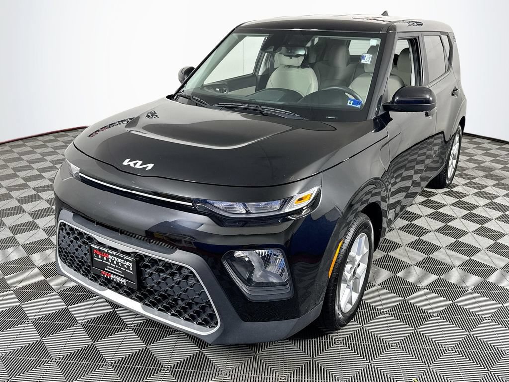 Used 2022 Kia Soul S FWD image 3