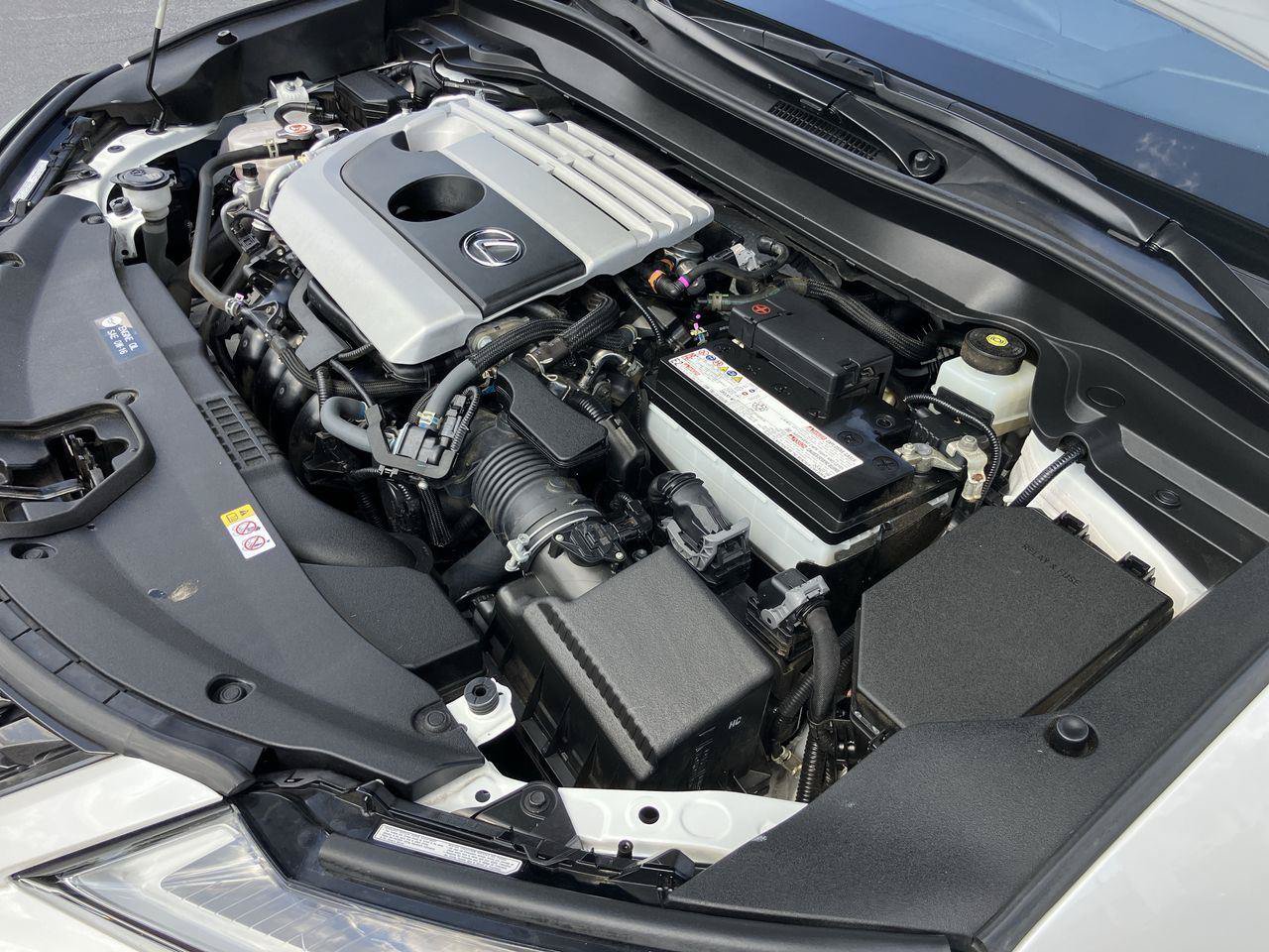 Used 2020 Lexus UX 200 w/ Accessory Package FWD image 33