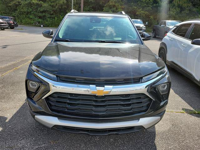 Used 2026 Chevrolet TrailBlazer LT FWD image 2