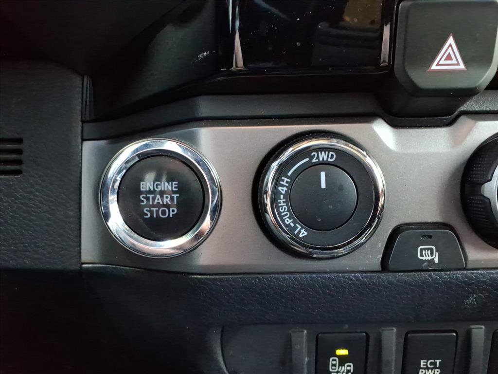 Used 2017 Toyota Tacoma Limited image 24