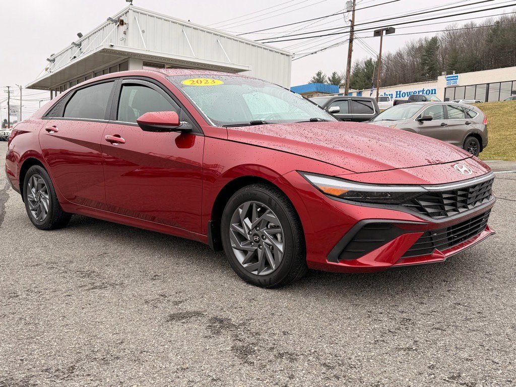 Used 2024 Hyundai Elantra Blue image 8