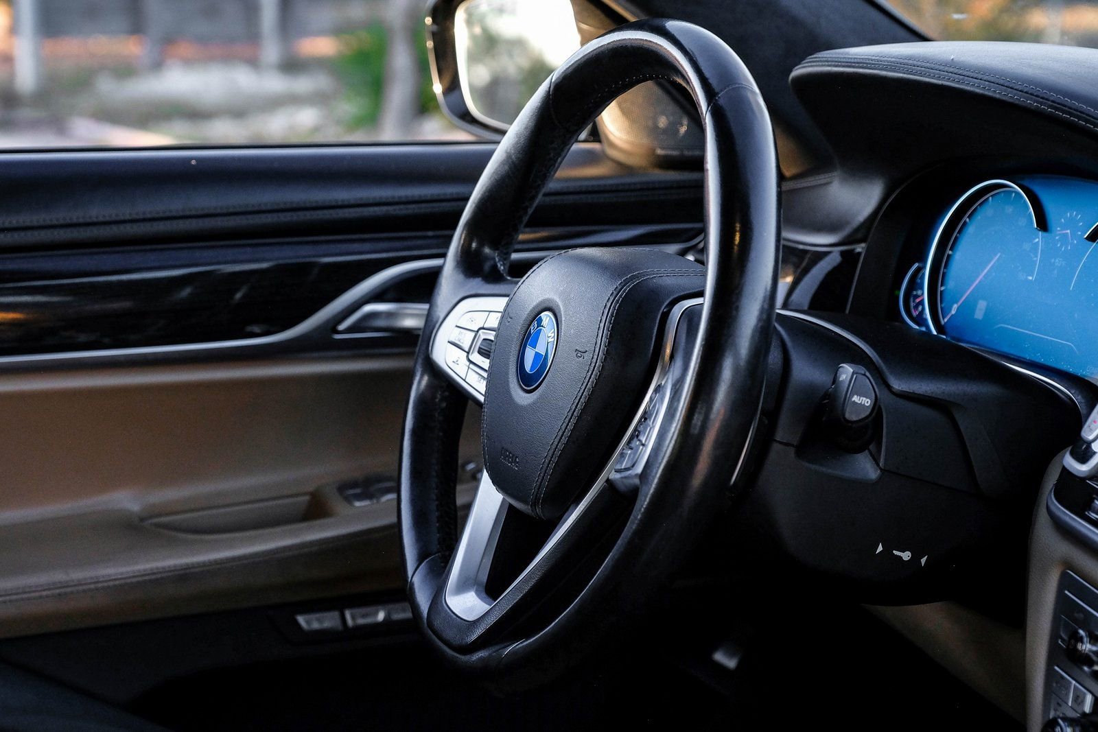 Used 2016 BMW 750i xDrive image 17