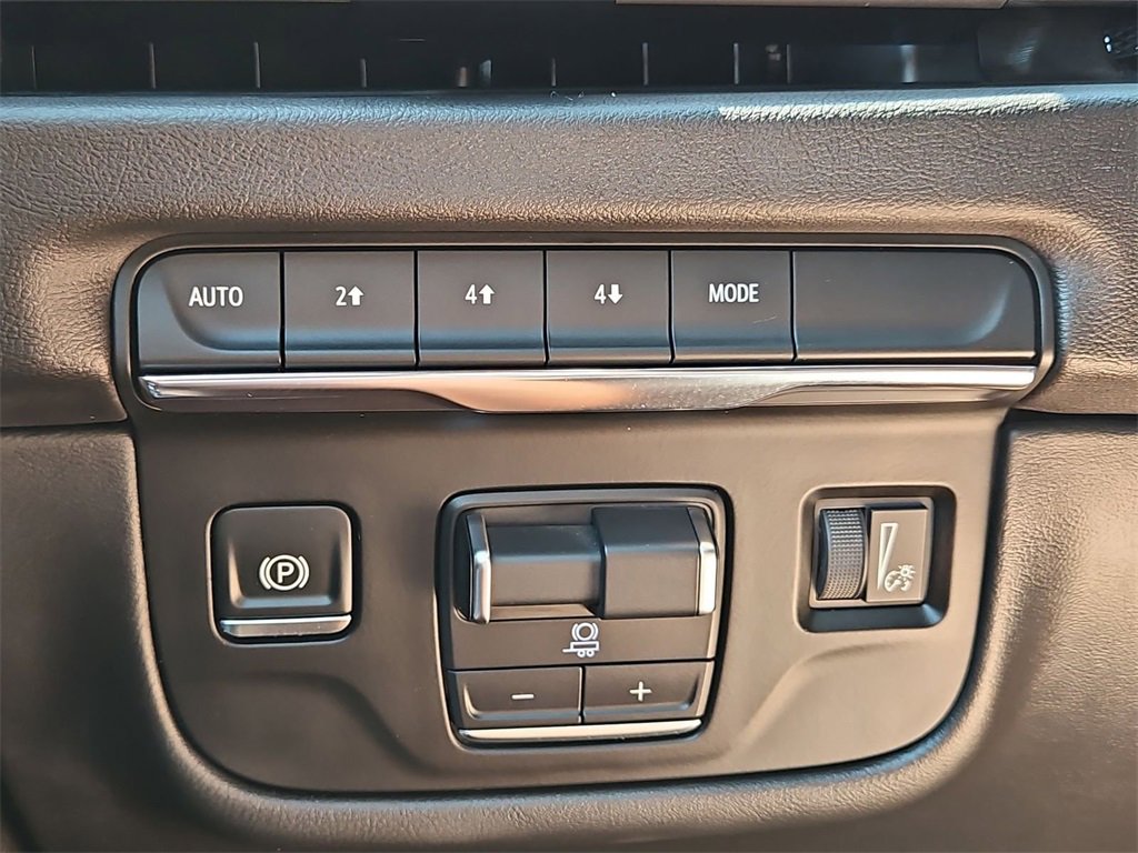 Certified 2025 Cadillac Escalade Sport w/ LPO, ONYX Package image 17