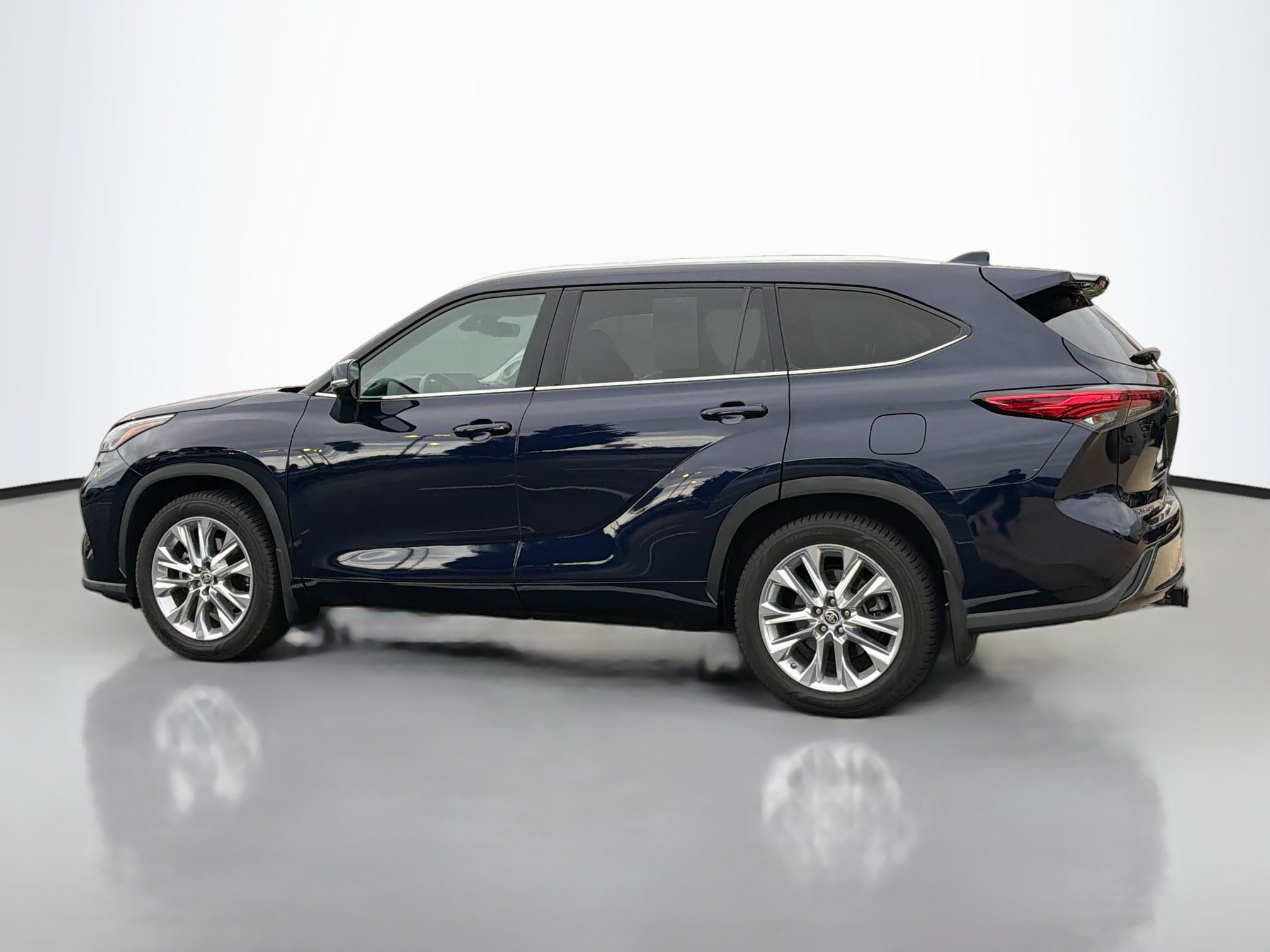Used 2020 Toyota Highlander Limited AWD/4WD image 4