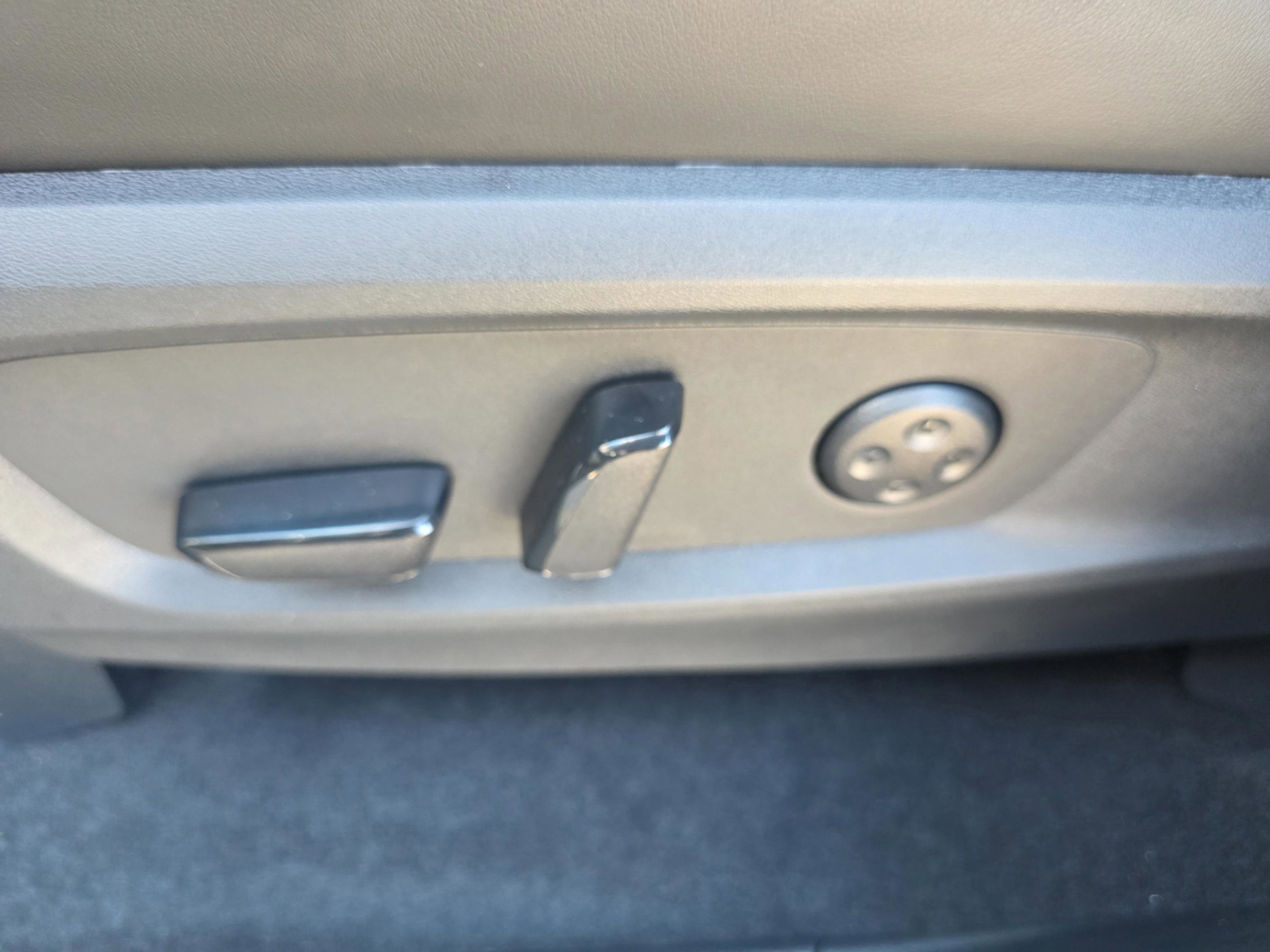 Used 2026 INFINITI QX60 Luxe w/ Cargo Package FWD image 15