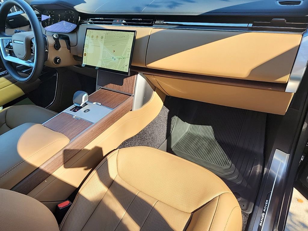 Used 2025 Land Rover Range Rover Long Wheelbase SE image 29