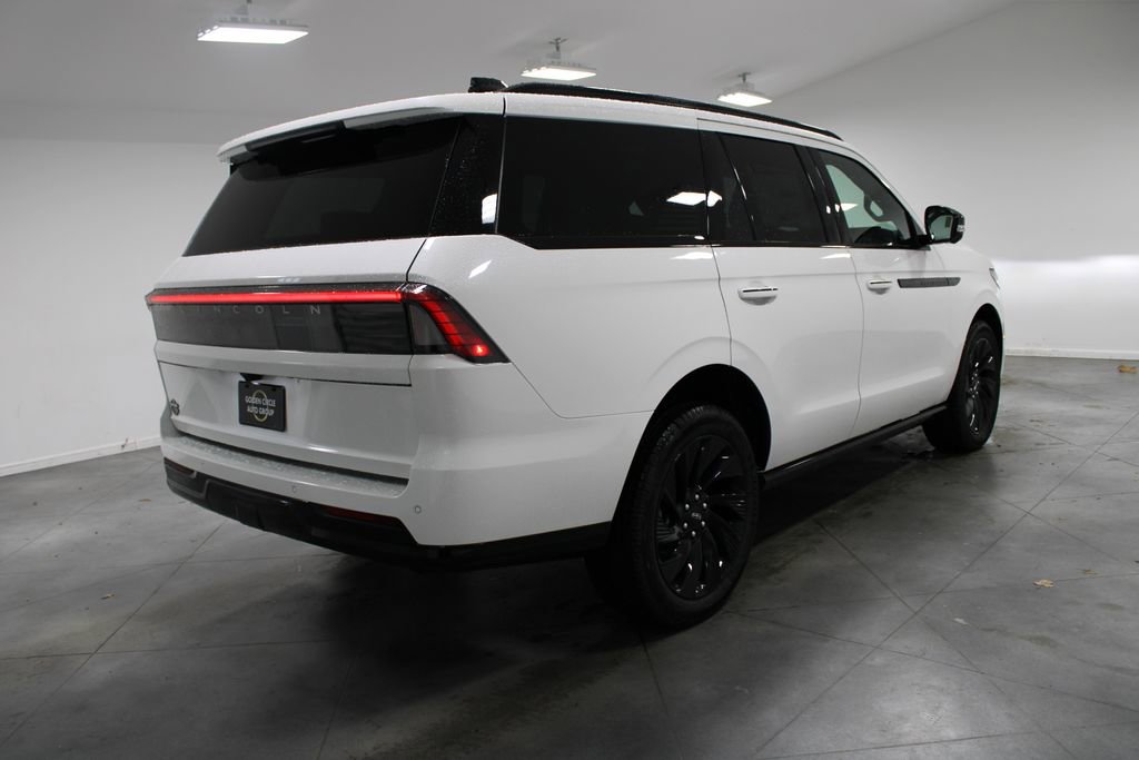 New 2026 Lincoln Navigator Reserve w/ Jet Appearance Package image 8
