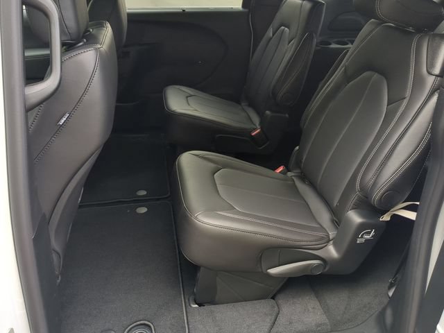 New 2025 Chrysler Voyager LX FWD image 28