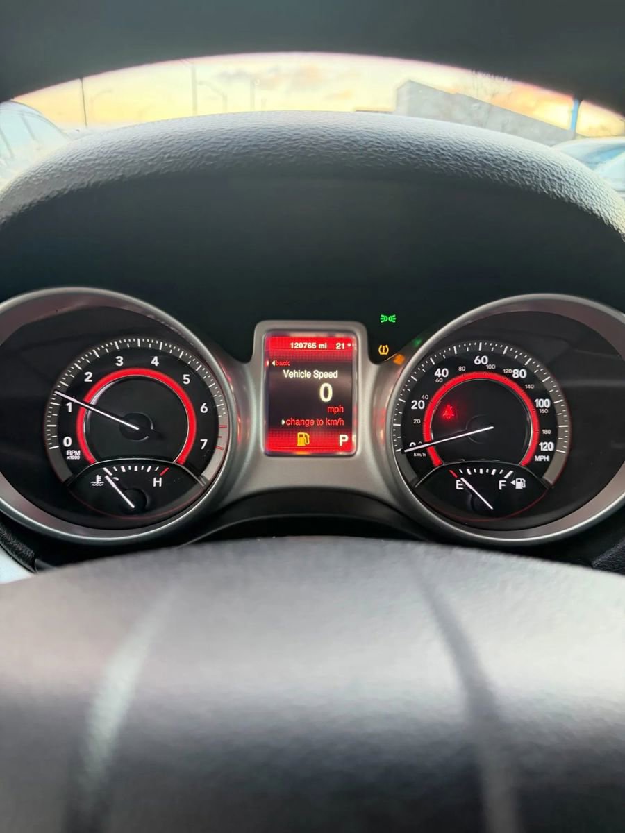 Used 2018 Dodge Journey SXT w/ Blacktop Package image 29