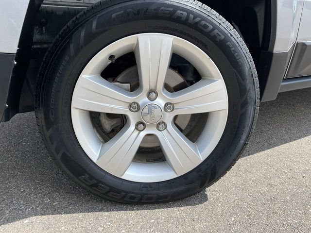 Used 2016 Jeep Patriot Latitude AWD/4WD image 10