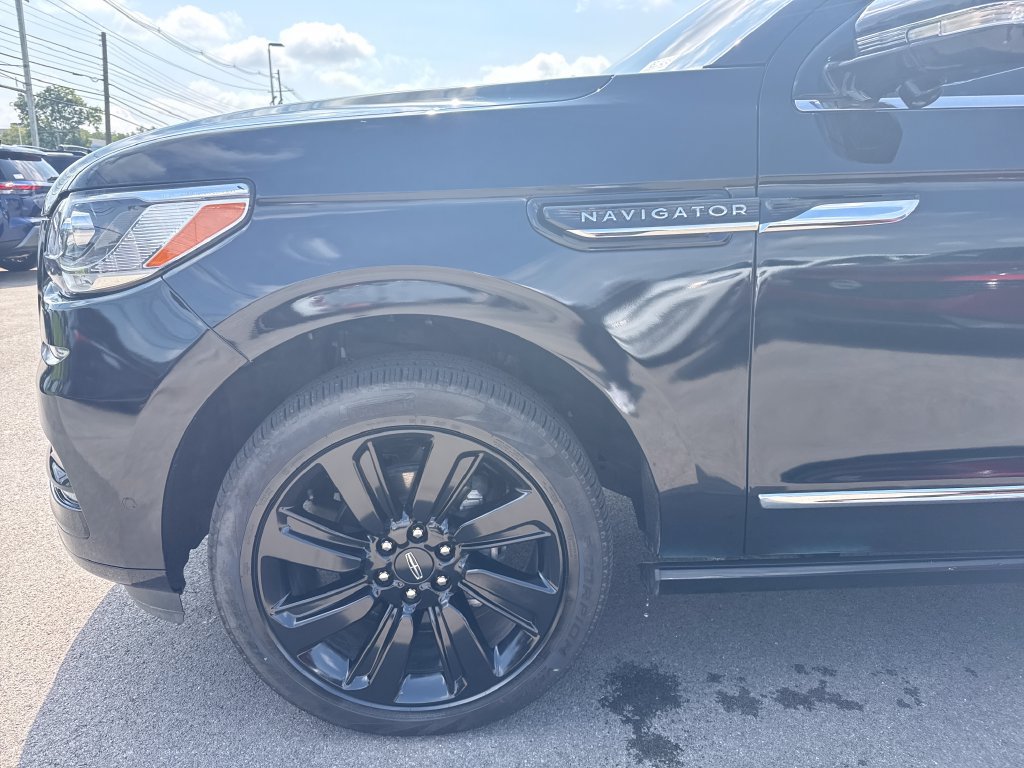 Used 2024 Lincoln Navigator L Reserve AWD/4WD image 10