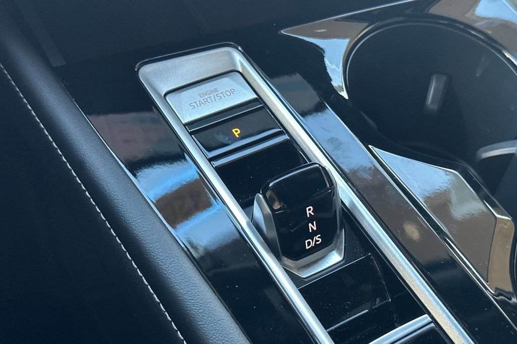 Used 2024 Volkswagen Atlas Cross Sport SE image 24