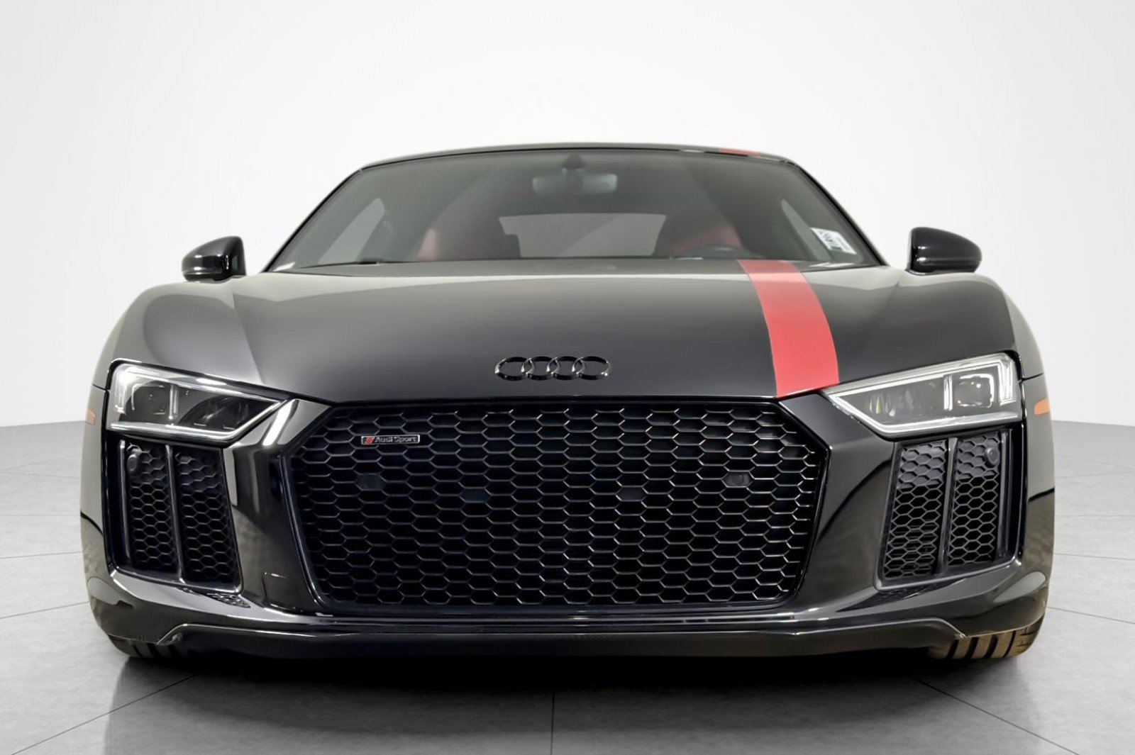 Used 2018 Audi R8 V10 w/ Premium Package RWD image 8