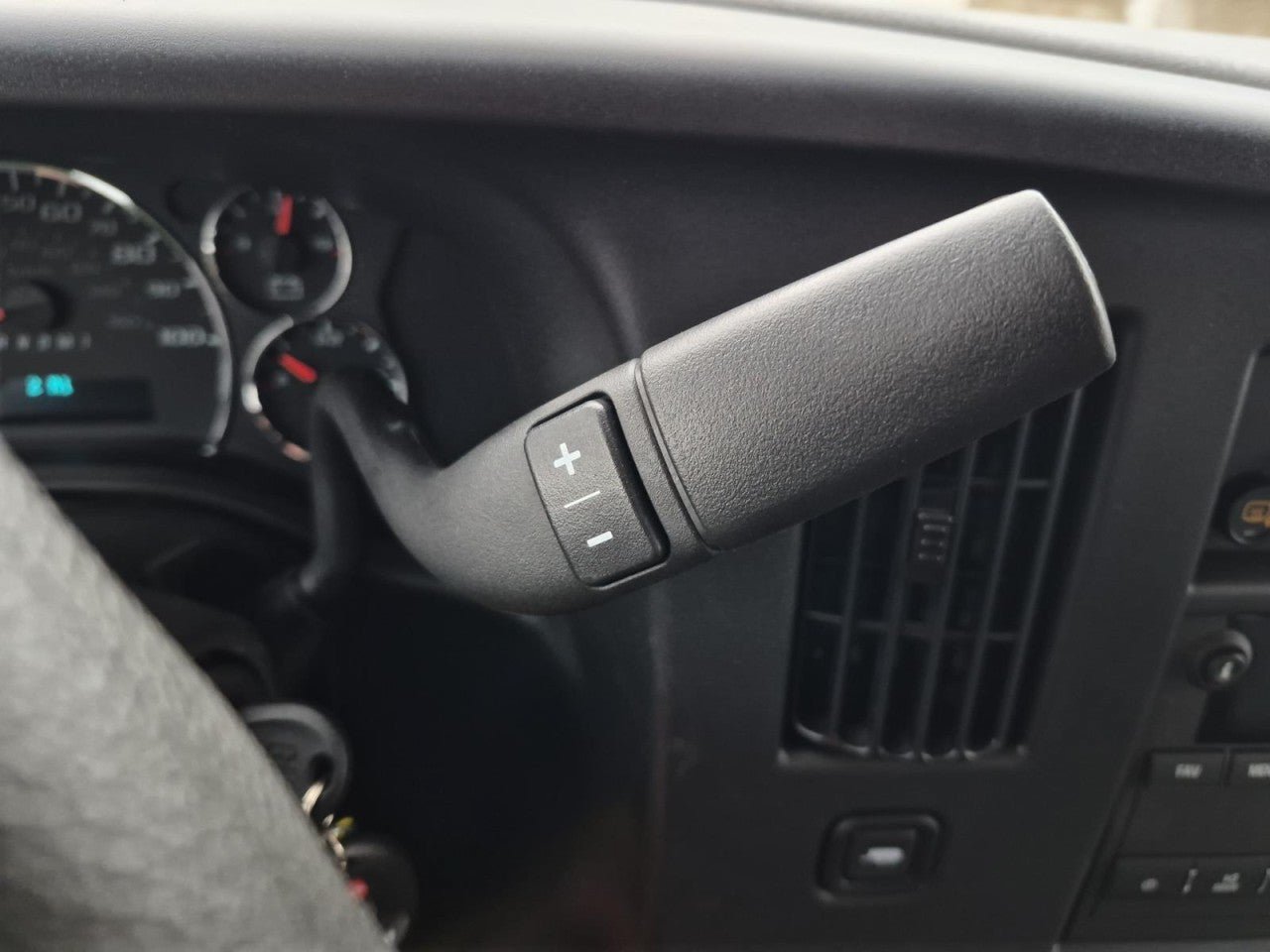 New 2026 Chevrolet Express 2500 w/ Driver Convenience Package RWD image 18