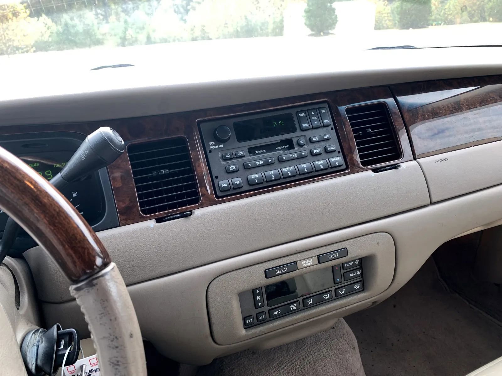 Used 2002 Lincoln Town Car Signature image 12