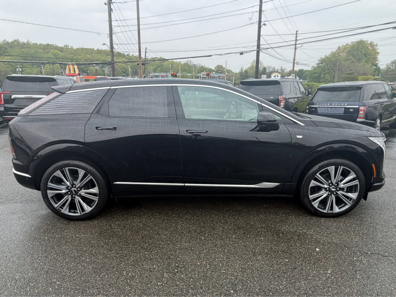 Used 2025 Cadillac Optiq Luxury 2 AWD/4WD image 4