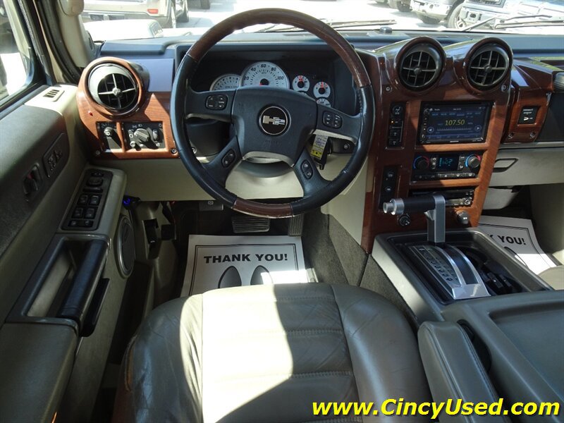 Used 2004 HUMMER H2 w/ Preferred Equipment Group AWD/4WD image 10