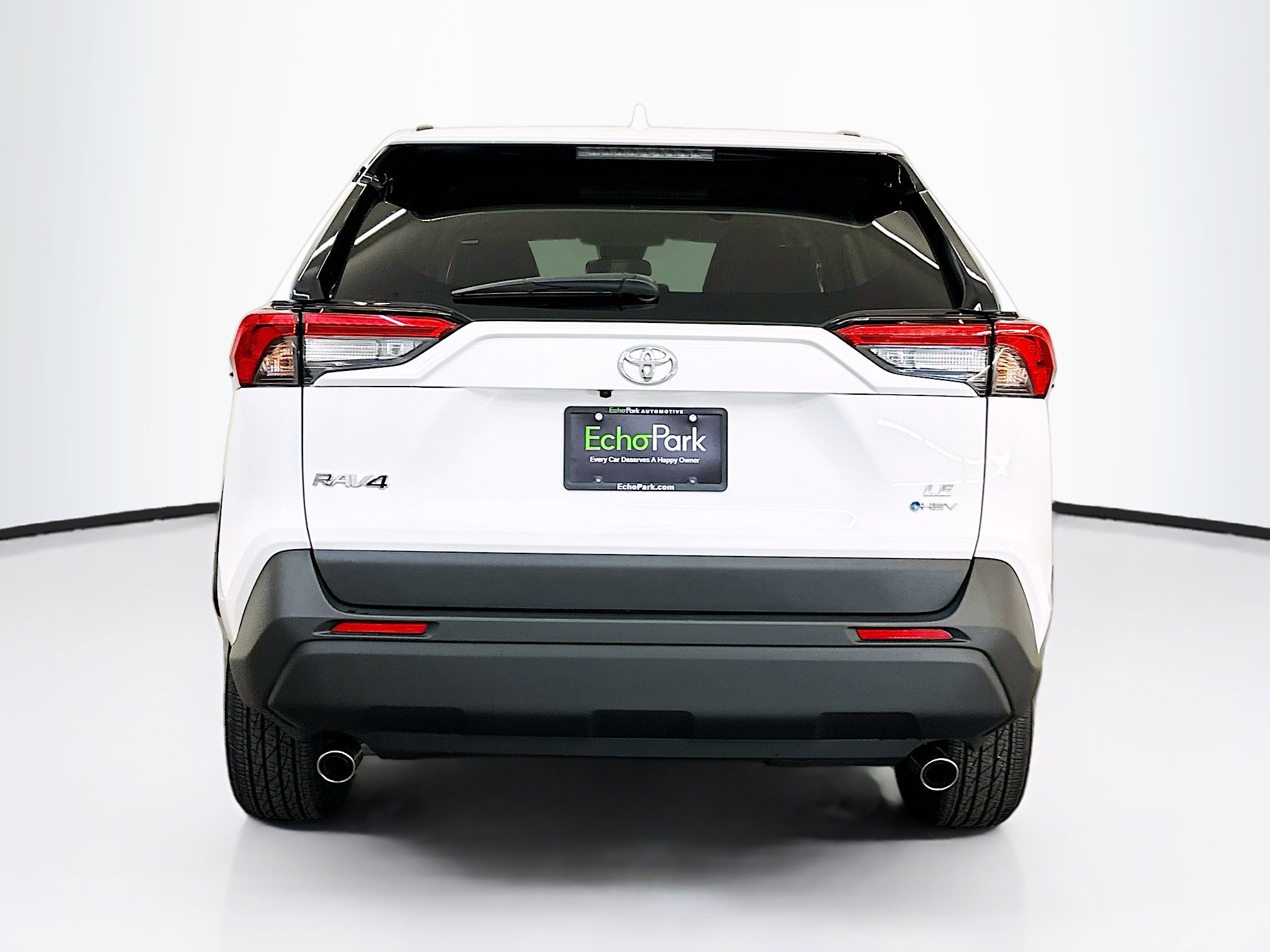 Used 2025 Toyota RAV4 LE image 7