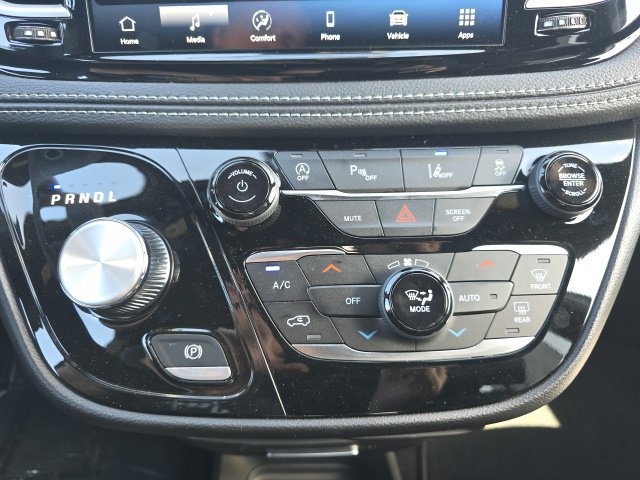 New 2027 Chrysler Pacifica Select AWD/4WD image 18