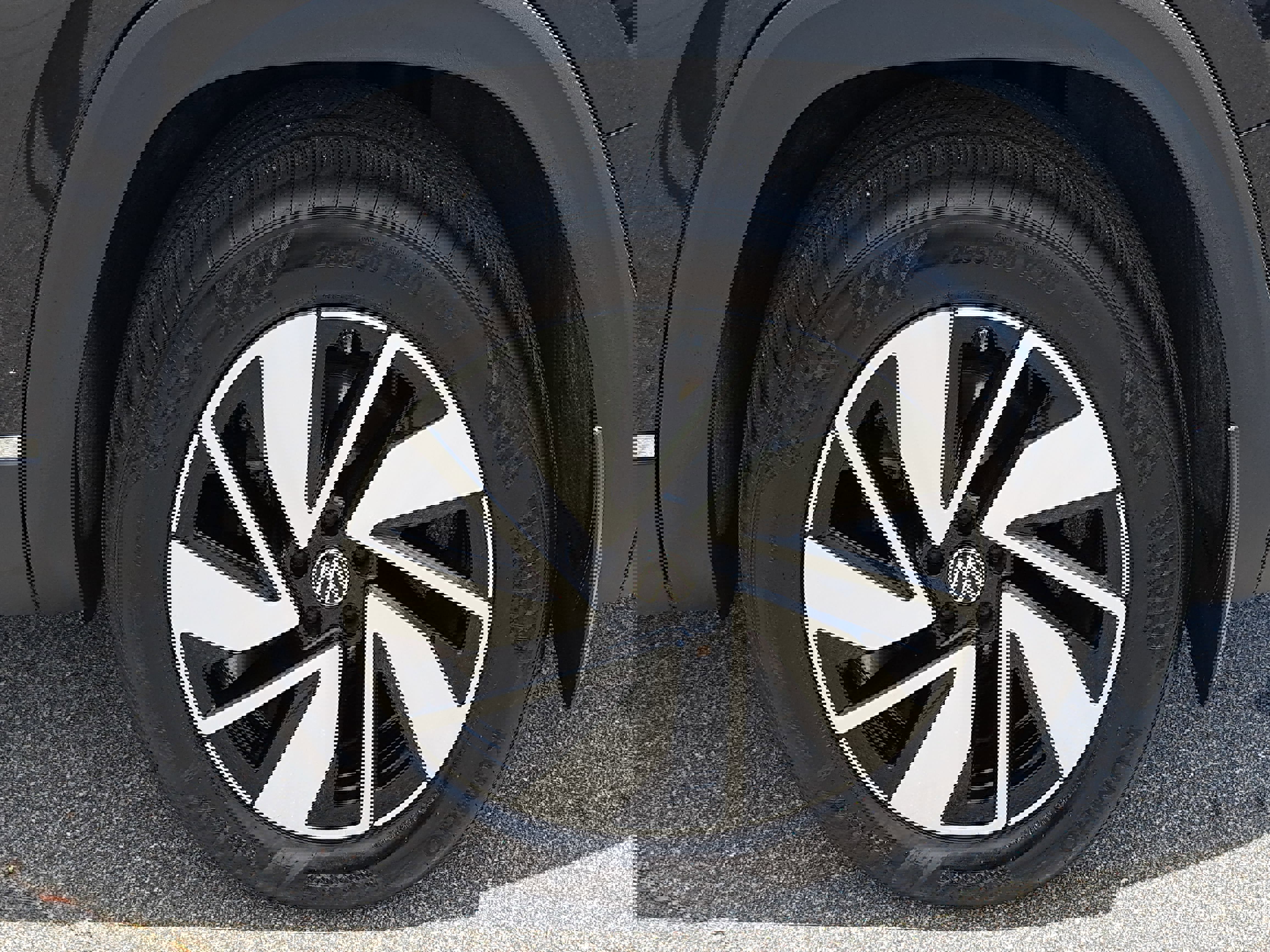 Certified 2025 Volkswagen Atlas SEL image 33